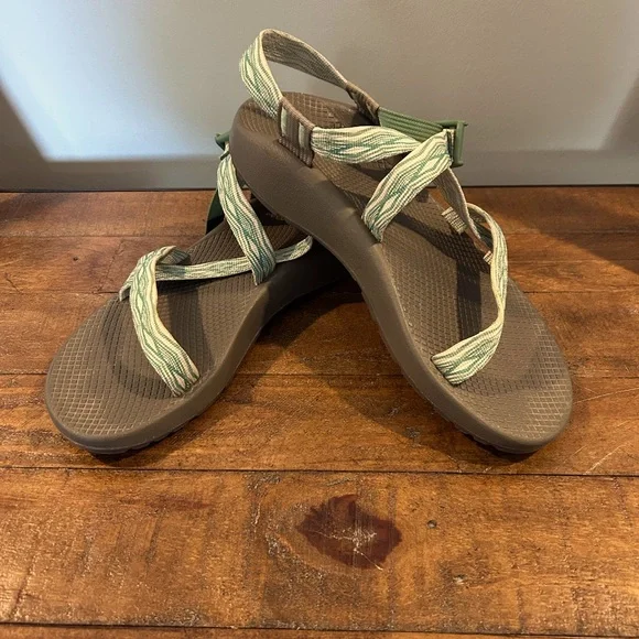 Chaco Z1 Classic w/Green w/Gray Sole Active Outdoor Hiking Water Sandals.Size 10 - Picture 1 of 8